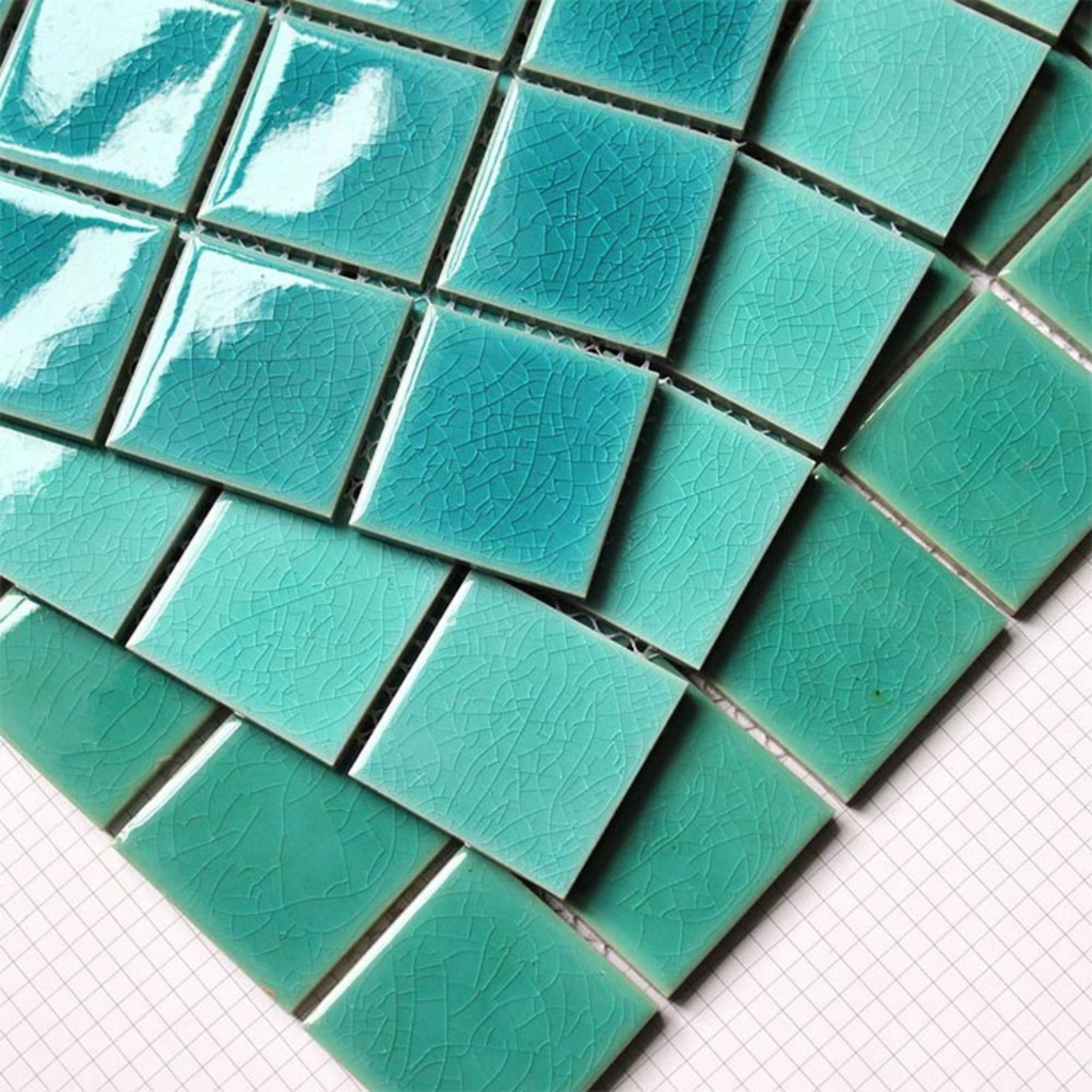 CRACKLING POOL MOSAIC TILES